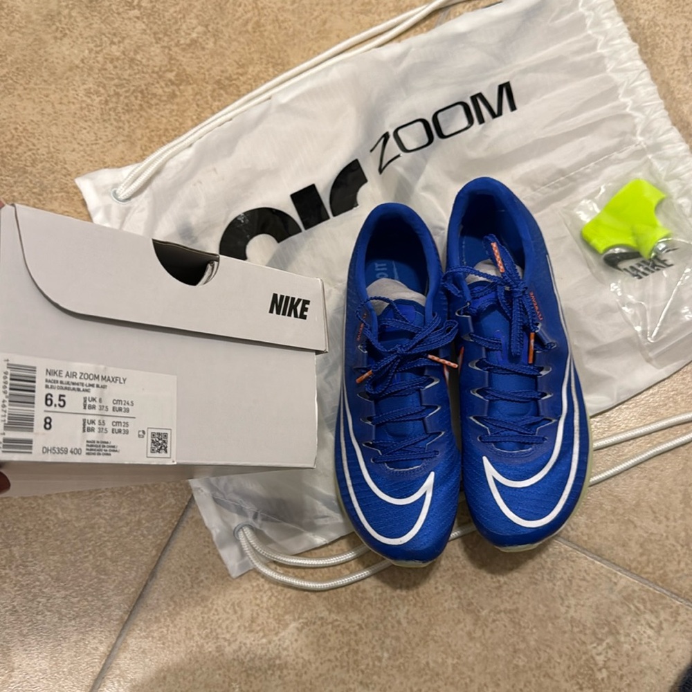 NIKE AIR ZOOM MAXFLY